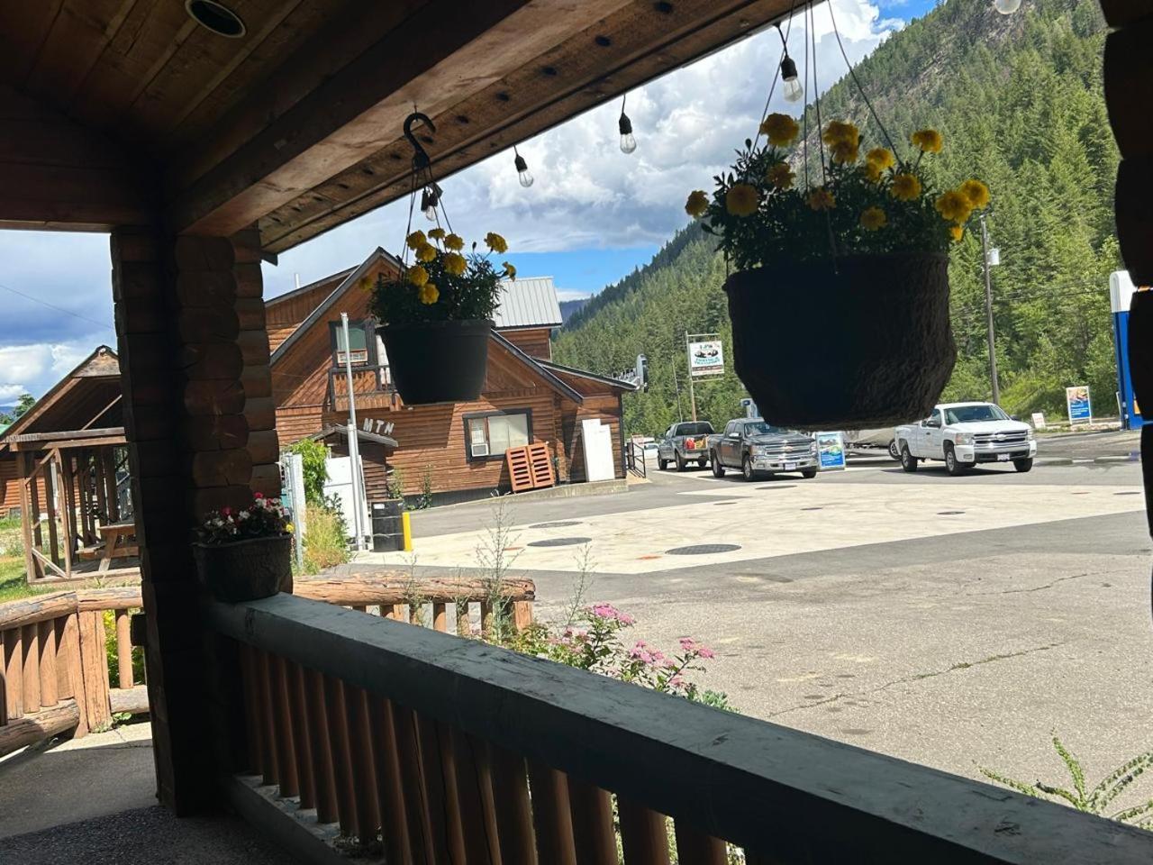 Jade Mountain Motel Chase エクステリア 写真